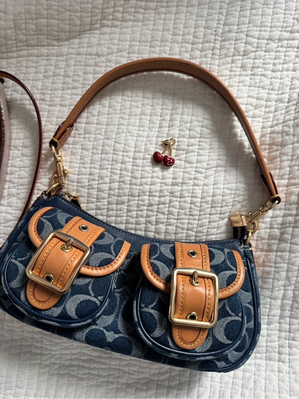 Coach Ashton Bag in Signature Denim - Picture 3 of 5